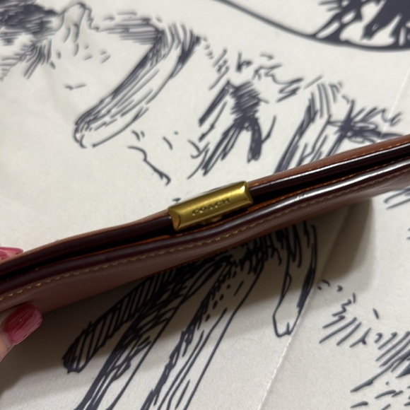 Coach - Picture 2 of 4